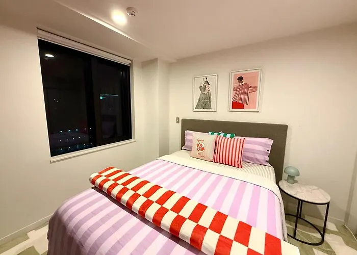 2Bedrooms,Skytower Next 20 M, Free Parking, Air Con